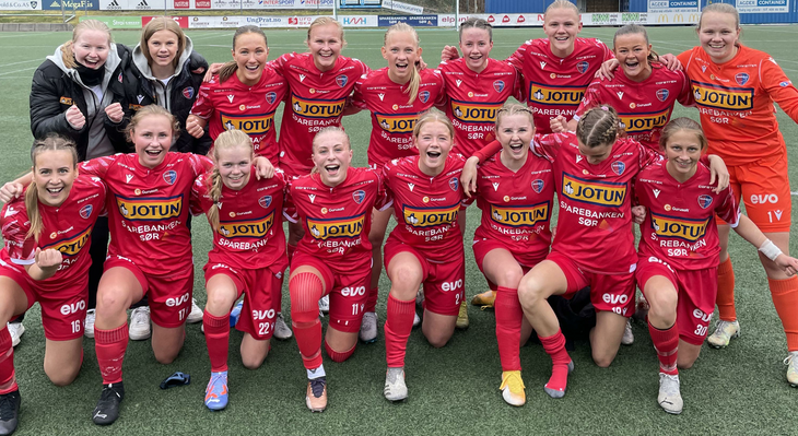 SF Kvinner etter seier mot Statheelle 30.04.2023